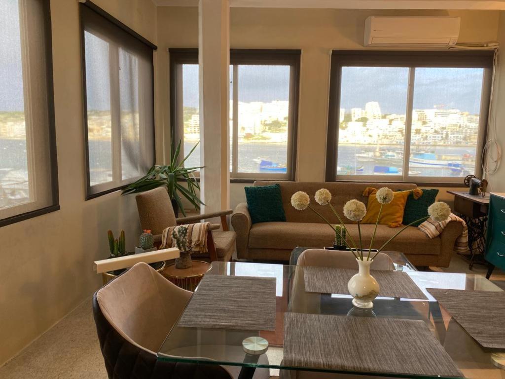 A Sea View Maisonette Right On The Waters Edge. Apartment เซนต์พอลส์เบย์ ภายนอก รูปภาพ